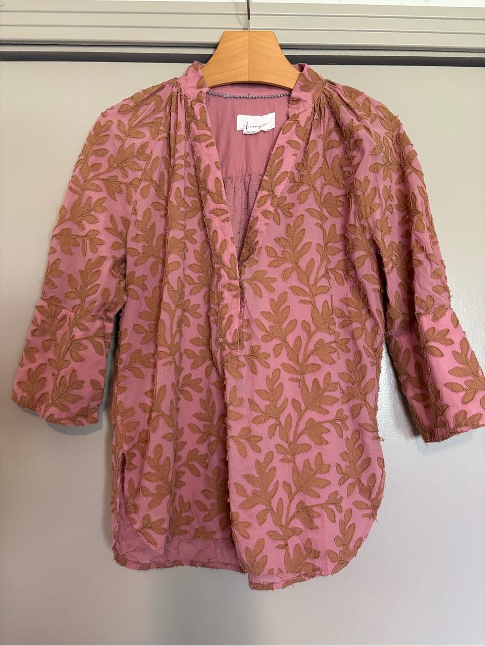 Anthropologie Boho Top Pink with Brown Embroidered Foliage size XS